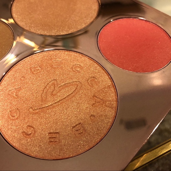 Becca X Chrissy Teigen Glow Face Palette - Picture 3 of 4